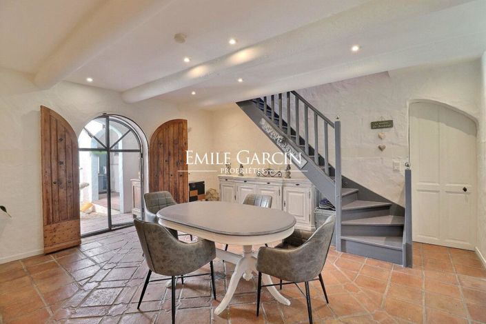 Image No.6-Maison de 14 chambres à vendre à Fontaine-de-Vaucluse