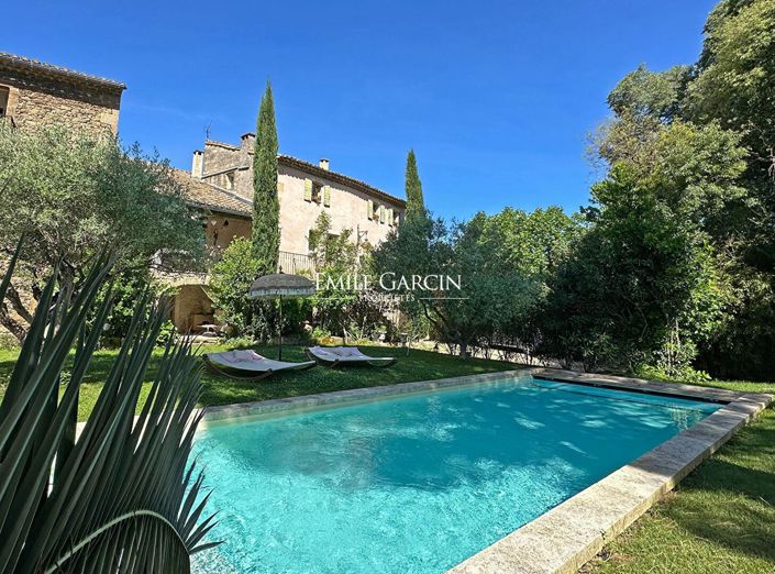 Image No.2-Maison de 6 chambres à vendre à Uzès