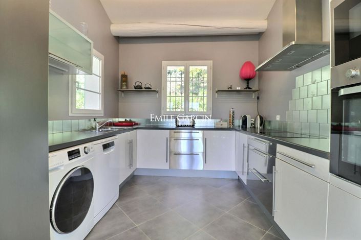 Image No.6-4 Bed House for sale