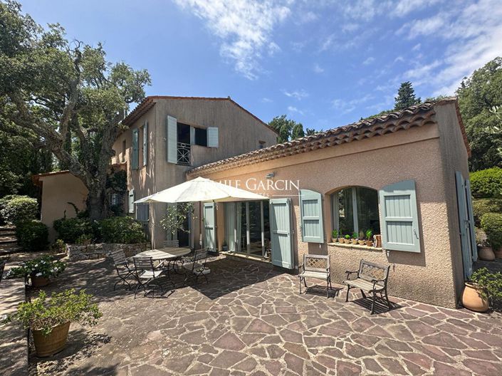 Image No.8-4 Bed House for sale