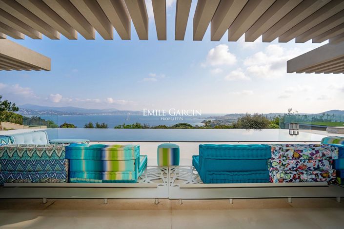 Image No.5-5 Bed Property for sale