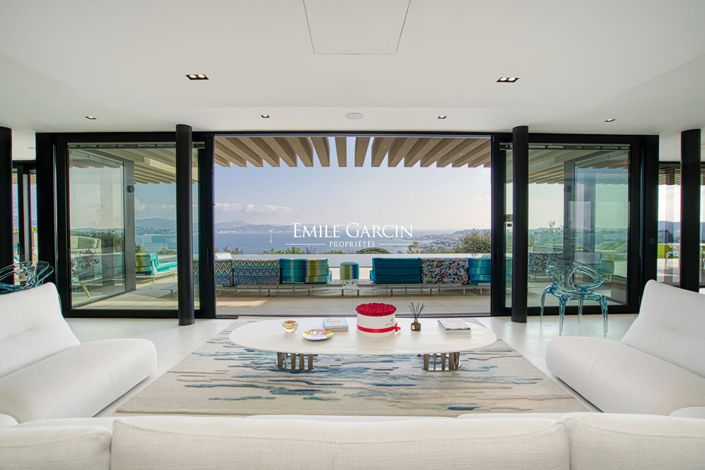 Image No.9-5 Bed Property for sale