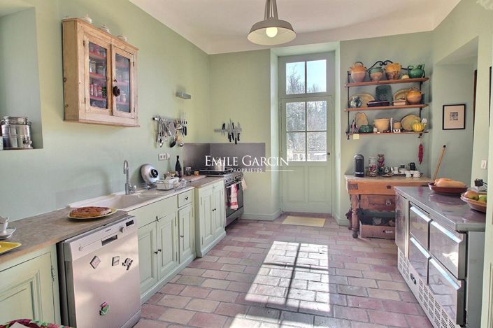 Image No.9-6 Bed Property for sale