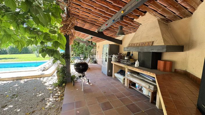 Image No.5-5 Bed Property for sale