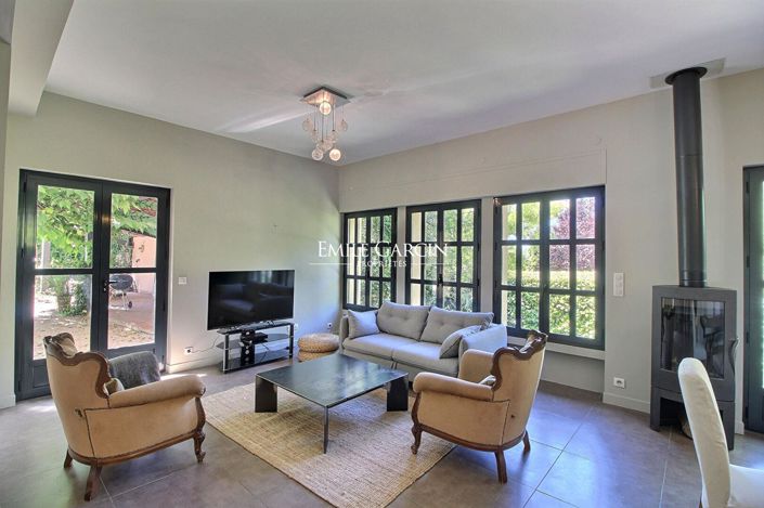 Image No.6-5 Bed Property for sale