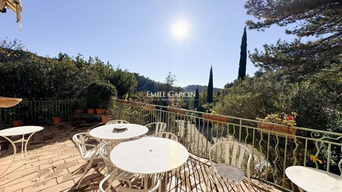 Image No.4-4 Bed Property for sale