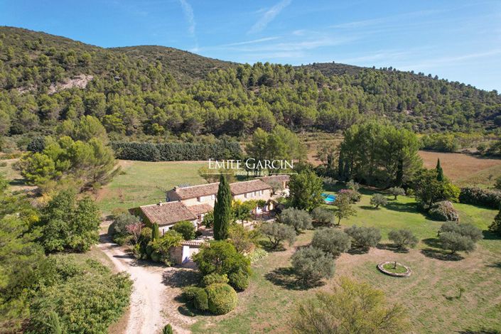 Image No.2-5 Bed Property for sale