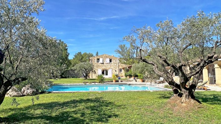 Image No.6-5 Bed Property for sale