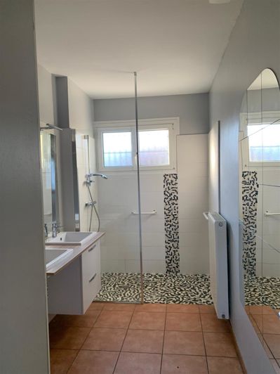 Image No.10-3 Bed House for sale