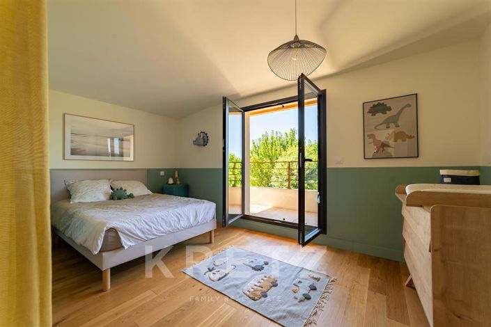 Image No.10-5 Bed House for sale