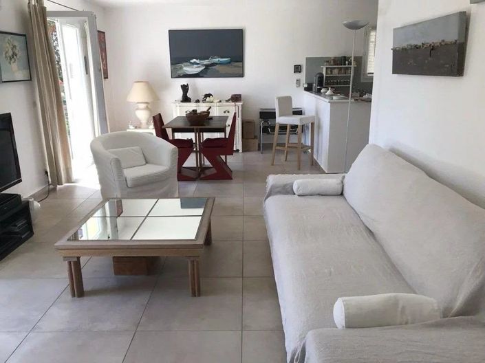 Image No.3-2 Bed House for sale