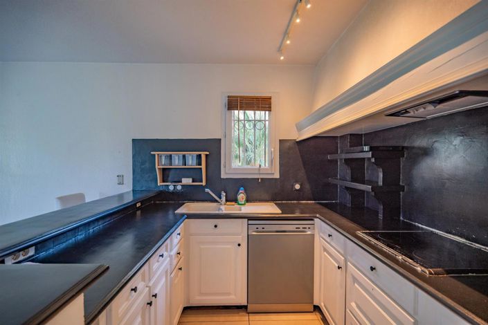 Image No.4-2 Bed House for sale