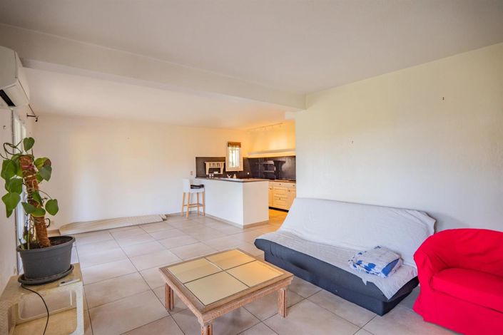 Image No.5-2 Bed House for sale