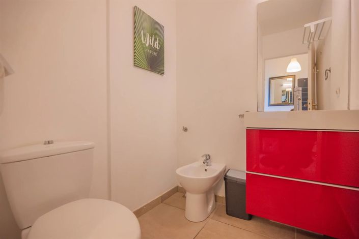 Image No.6-2 Bed House for sale