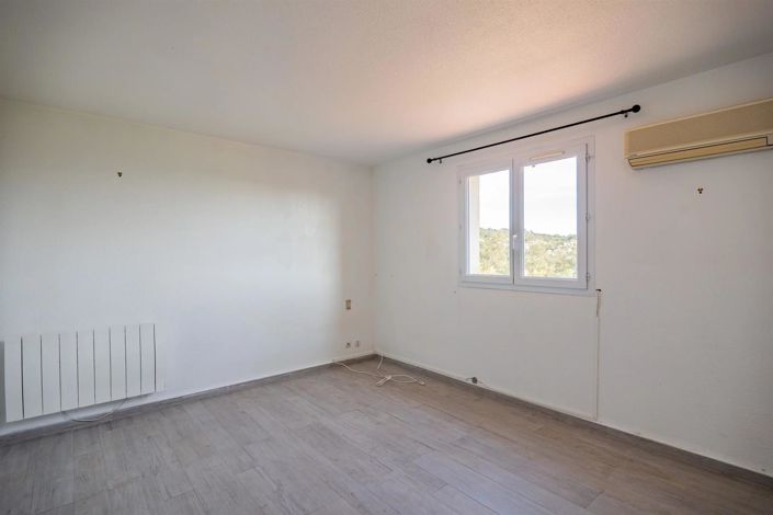 Image No.7-2 Bed House for sale