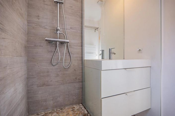 Image No.8-2 Bed House for sale