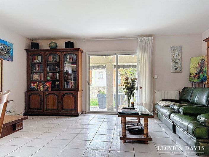 Image No.15-3 Bed House for sale