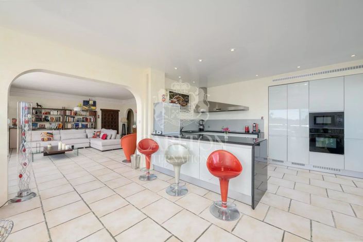 Image No.6-3 Bed Apartment for sale