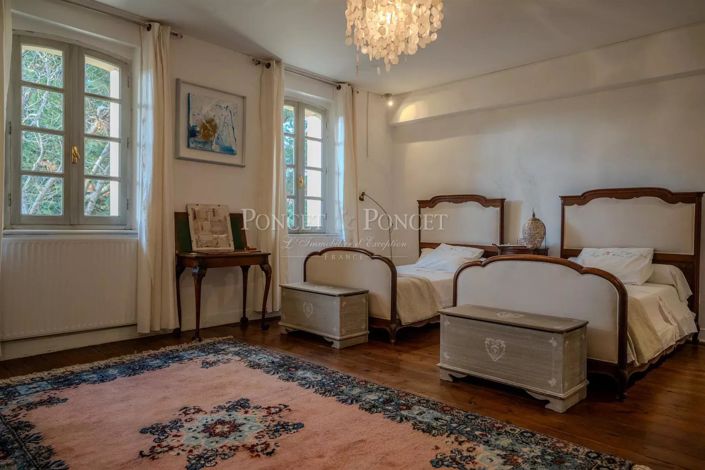 Image No.20-11 Bed House for sale