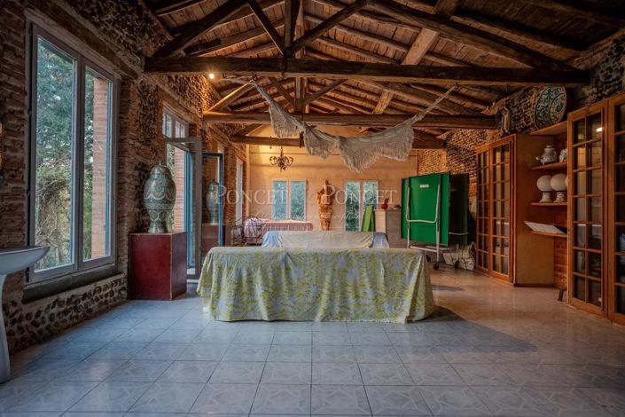 Image No.28-11 Bed House for sale