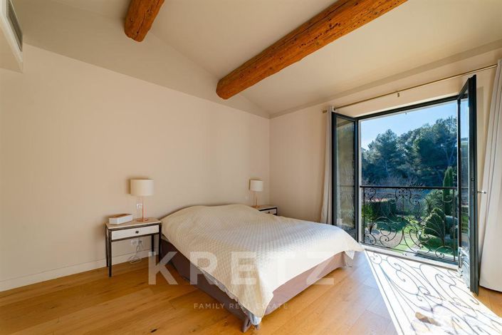 Image No.10-3 Bed House for sale