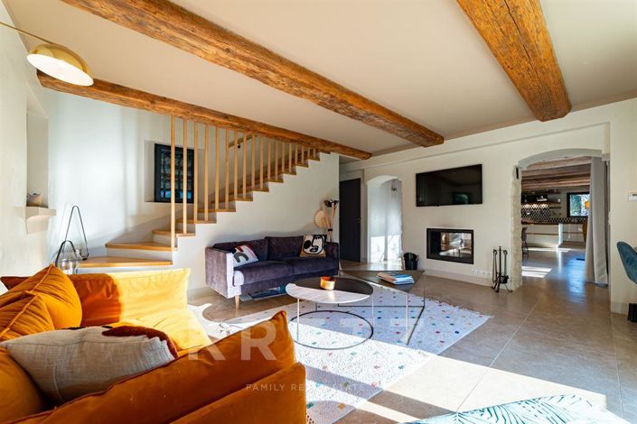 Image No.8-3 Bed House for sale