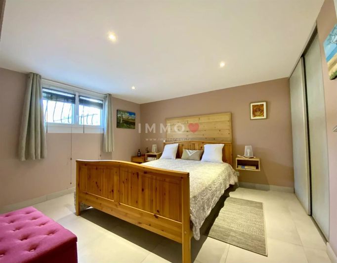 Image No.13-Maison de 4 chambres à vendre à Saintes