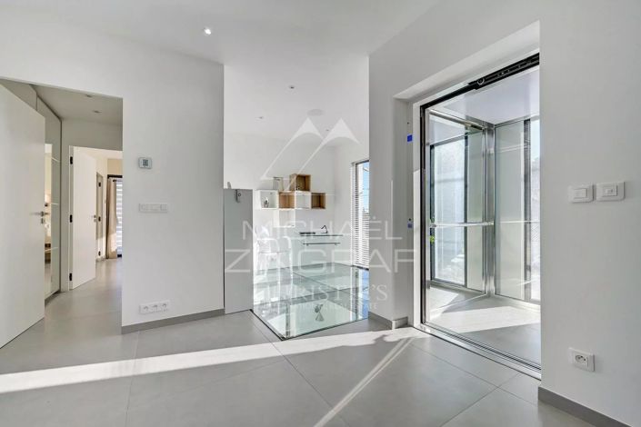 Image No.10-4 Bed House for sale