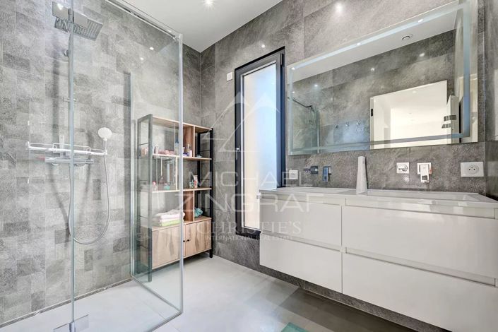 Image No.11-4 Bed House for sale