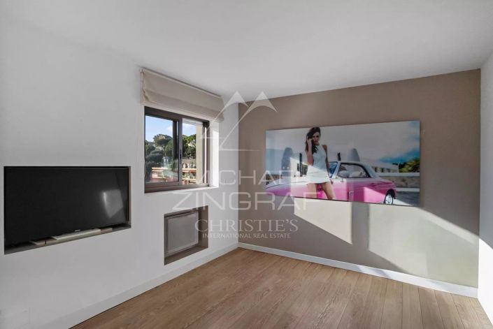 Image No.10-3 Bed Apartment for sale