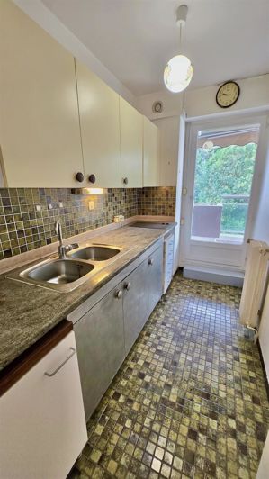 Image No.9-1 Bed Apartment for sale