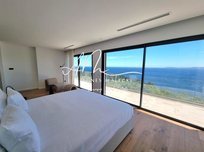 Image No.8-4 Bed House for sale