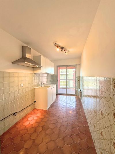 Image No.2-Appartement de 2 chambres à vendre à Sainte-Maxime