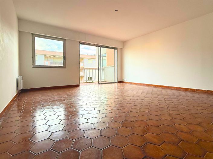 Image No.3-Appartement de 2 chambres à vendre à Sainte-Maxime