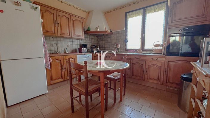 Image No.6-5 Bed House for sale