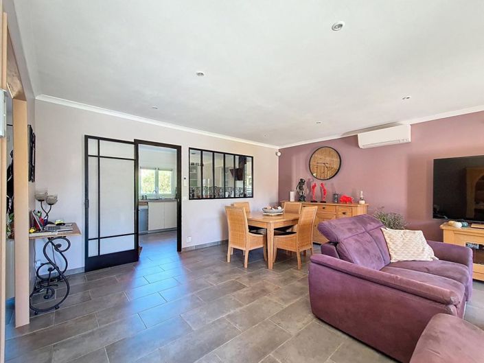 Image No.2-4 Bed House for sale