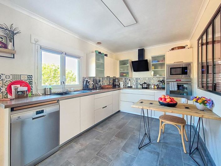 Image No.3-4 Bed House for sale