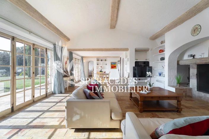 Image No.6-5 Bed House for sale