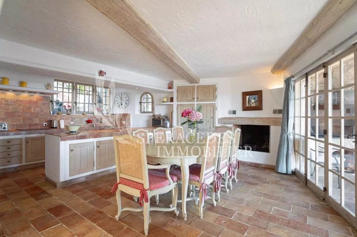 Image No.8-5 Bed House for sale