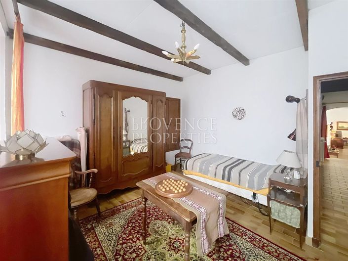 Image No.6-4 Bed House for sale