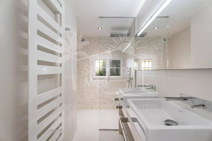 Image No.17-4 Bed House for sale