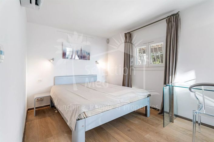 Image No.18-4 Bed House for sale