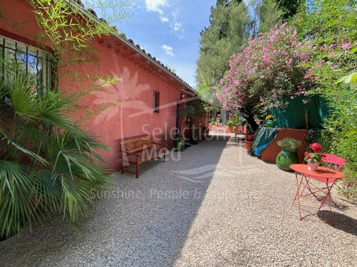 Image No.3-Maison de 2 chambres à vendre à Valbonne