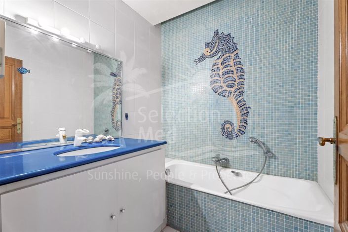 Image No.15-5 Bed House for sale