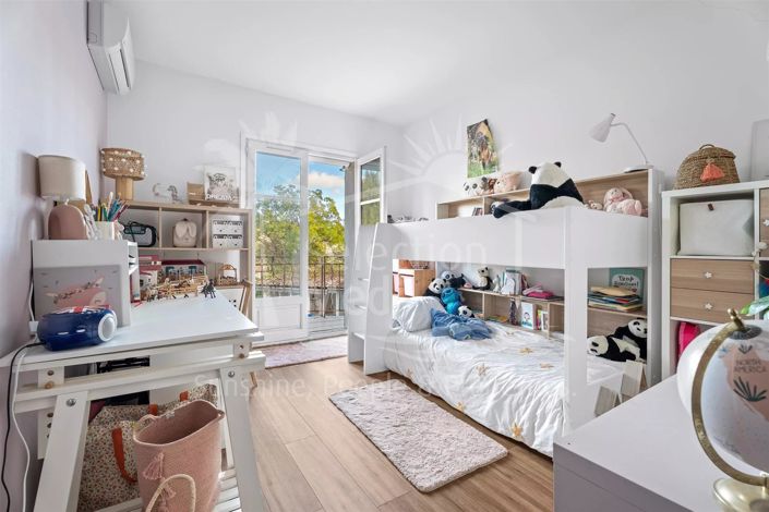 Image No.16-5 Bed House for sale