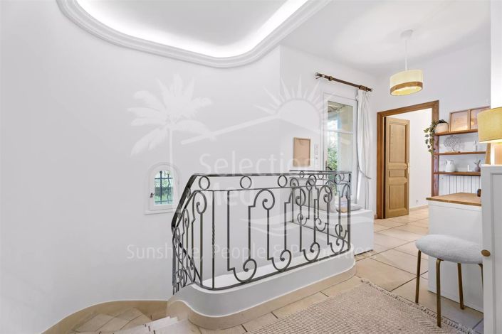 Image No.21-5 Bed House for sale