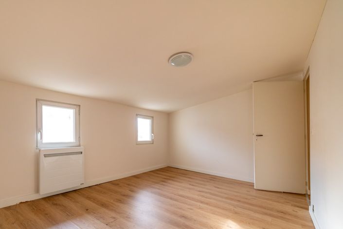 Image No.10-4 Bed House for sale
