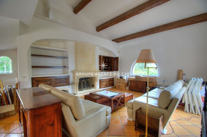 Image No.8-4 Bed House for sale