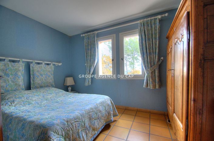 Image No.9-4 Bed House for sale