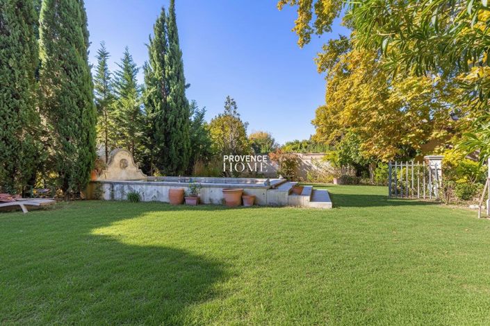 Image No.10-5 Bed Property for sale